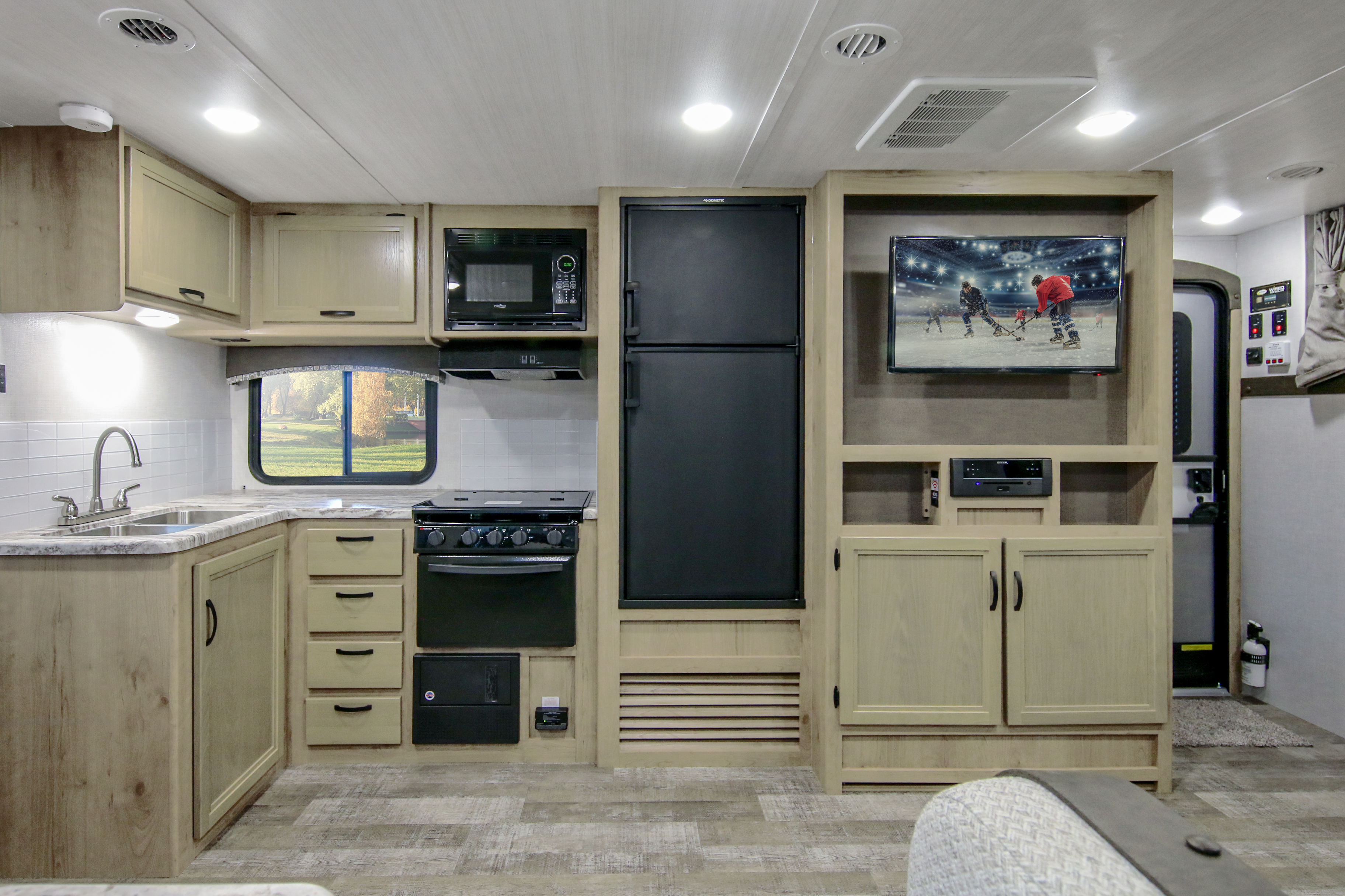 2026 Winnebago Minnie 2201DS photo 5